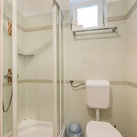 Apartment 350 Meter Bis Zum Tollen Langen In Baska (Krk)